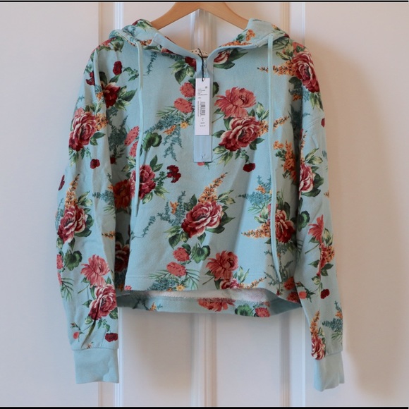 ALICE + OLIVIA Set (Cropped Hoodie + Jogger) - Picture 7 of 10